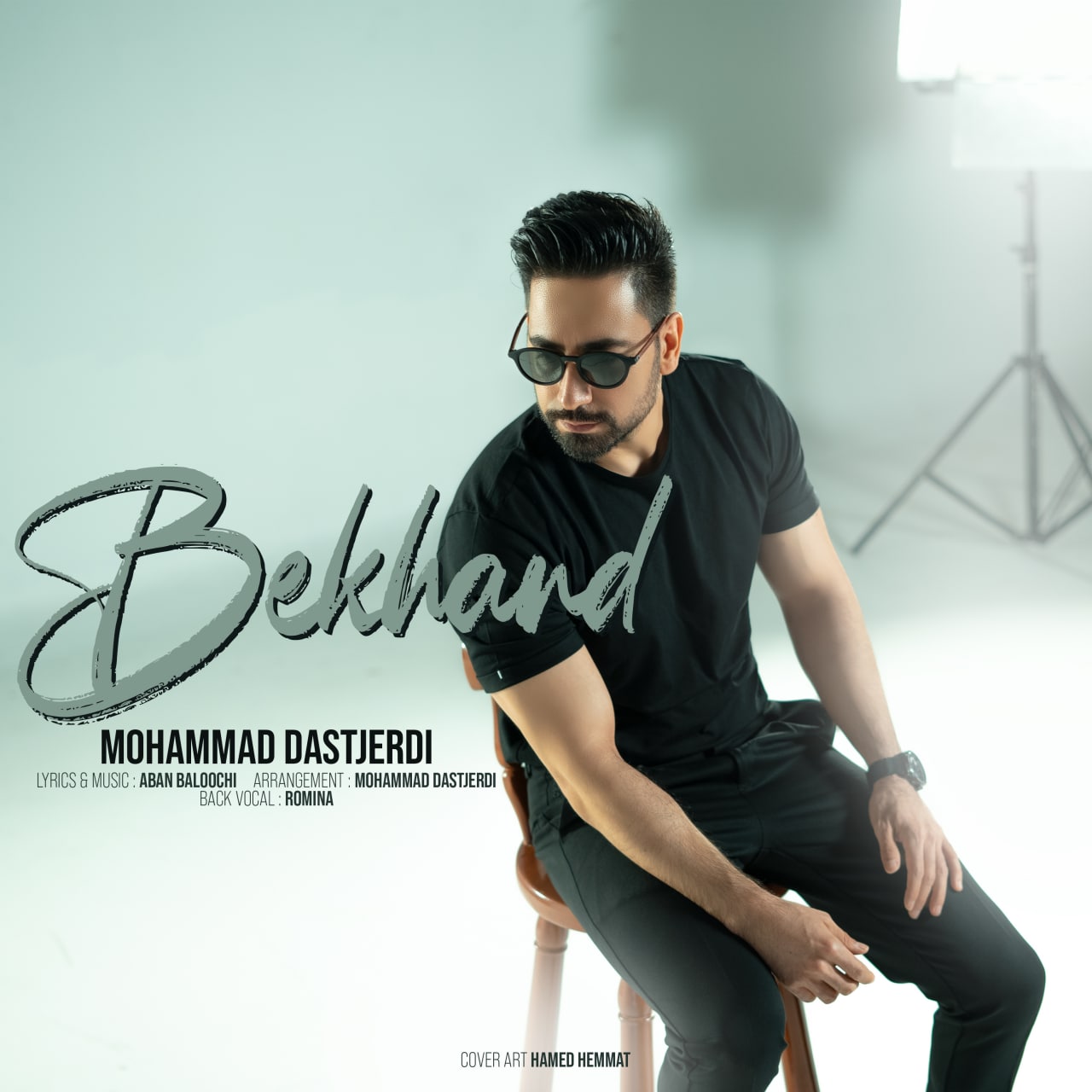 دانلود آهنگ بخند از {singer-fa}
