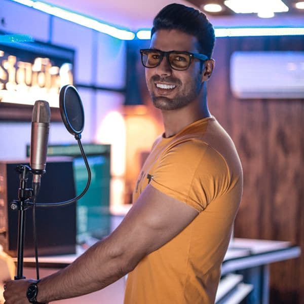 دانلود آهنگ سرخ و سفید از {singer-fa}