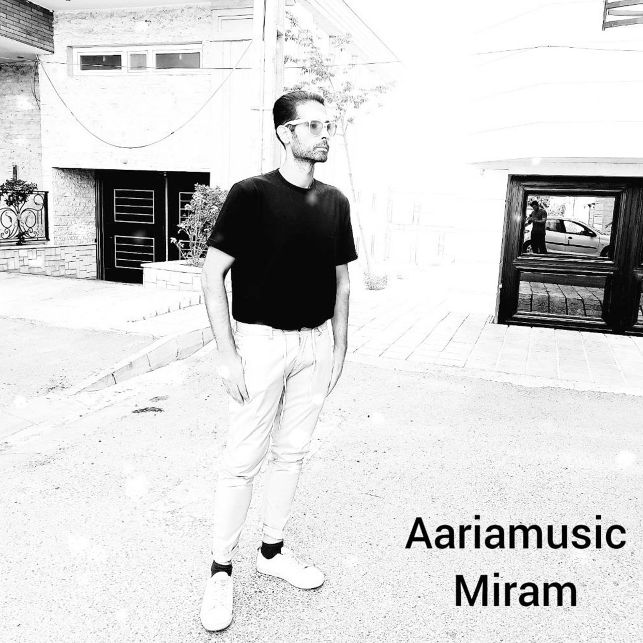 دانلود آهنگ میرم از {singer-fa}